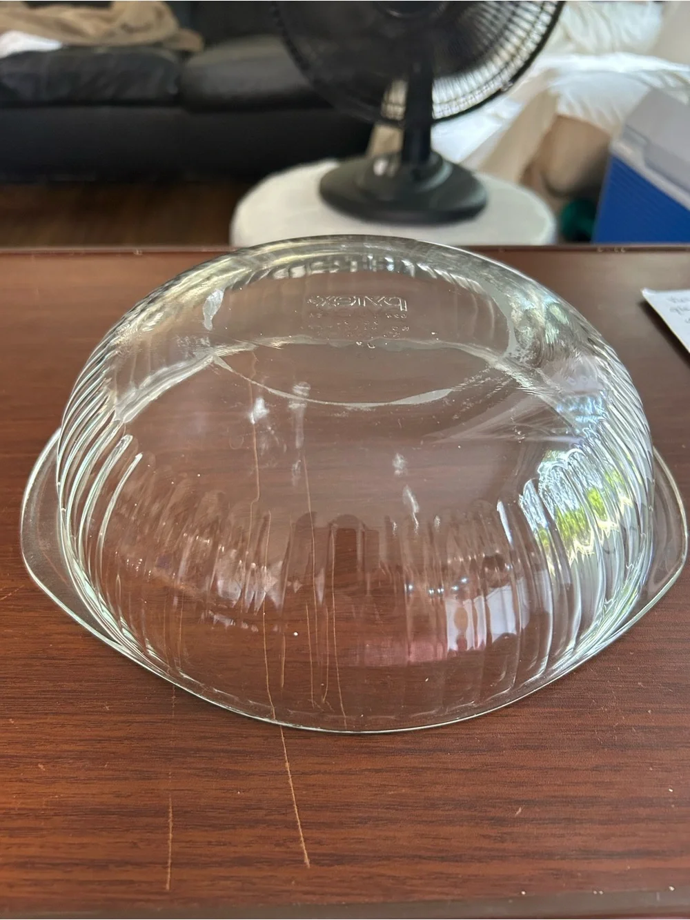 Vintage Pyrex 2 quart clear glass casserole dish featuring rib sides with lid